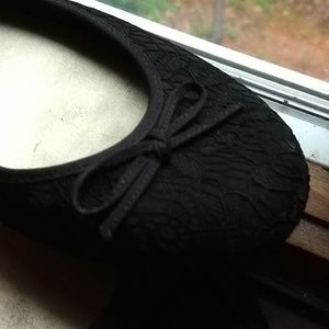 Black lace flats, size 9.5. EUC